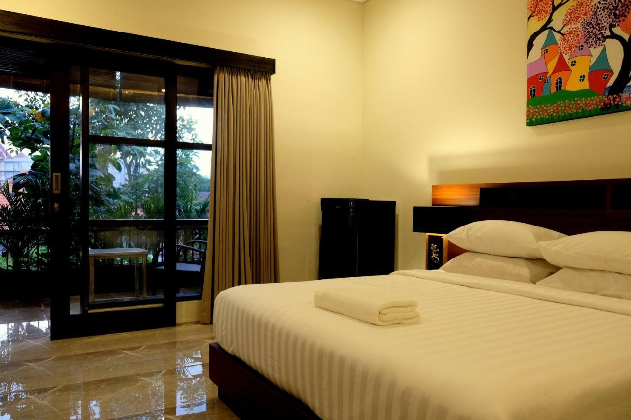 The New Moon Seminyak Exterior foto